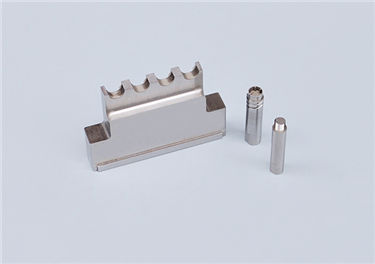 Precision grinding of threaded parts